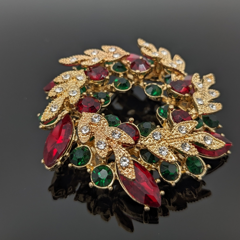 Monet Jewelry Wreath Pin